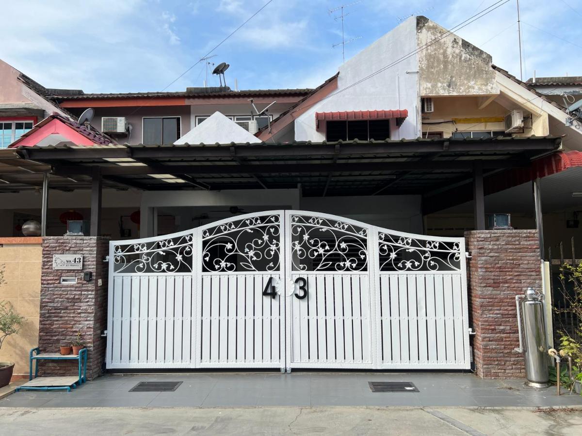 M Guest House2 Muar Exteriér fotografie